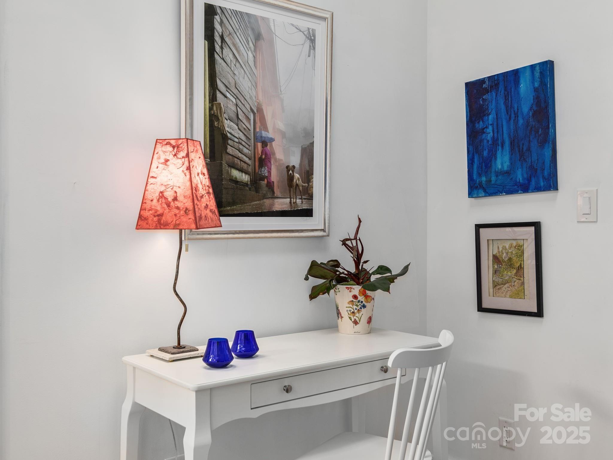 21 Woodbury Road Asheville NC 28804