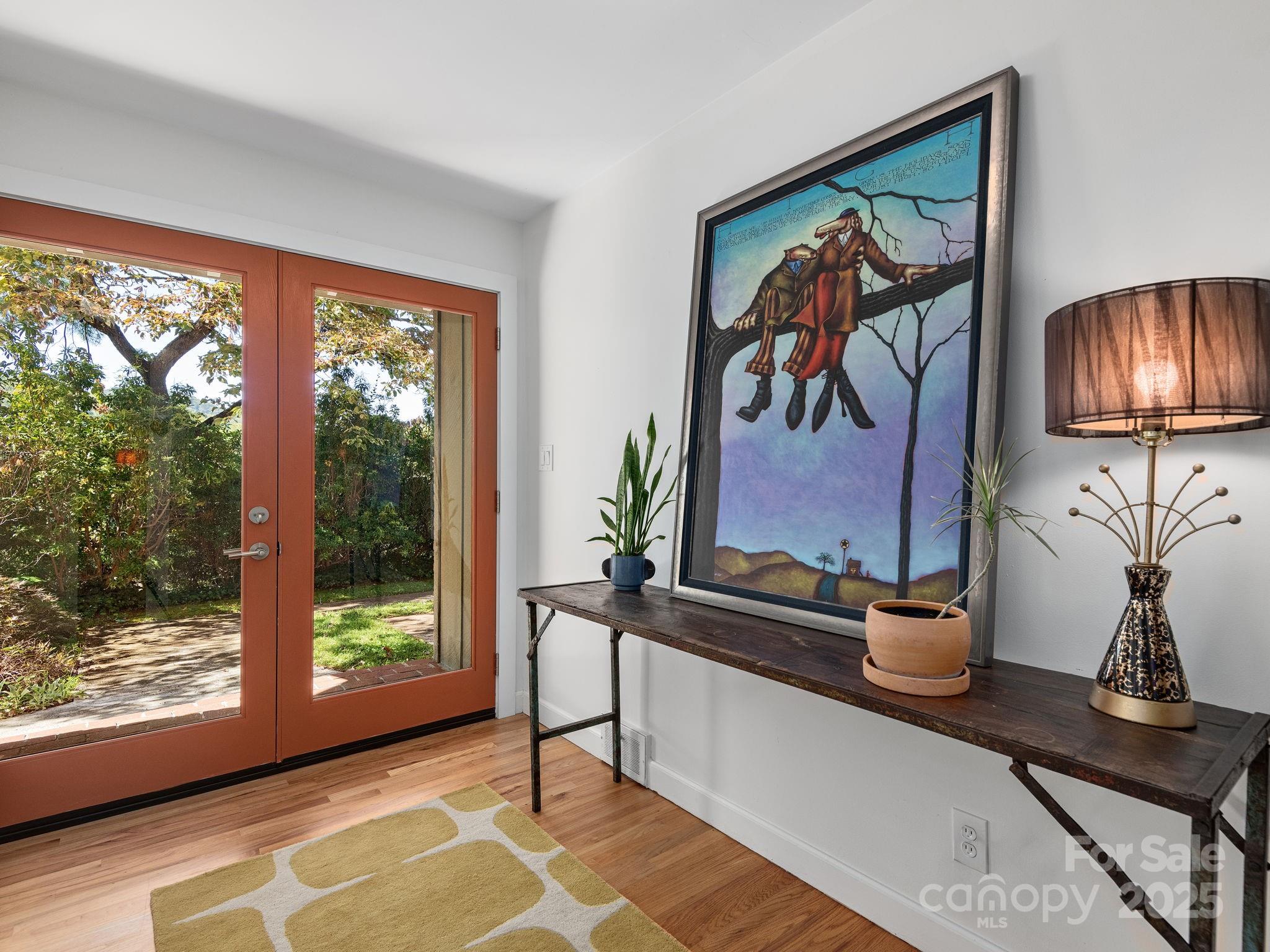 21 Woodbury Road Asheville NC 28804