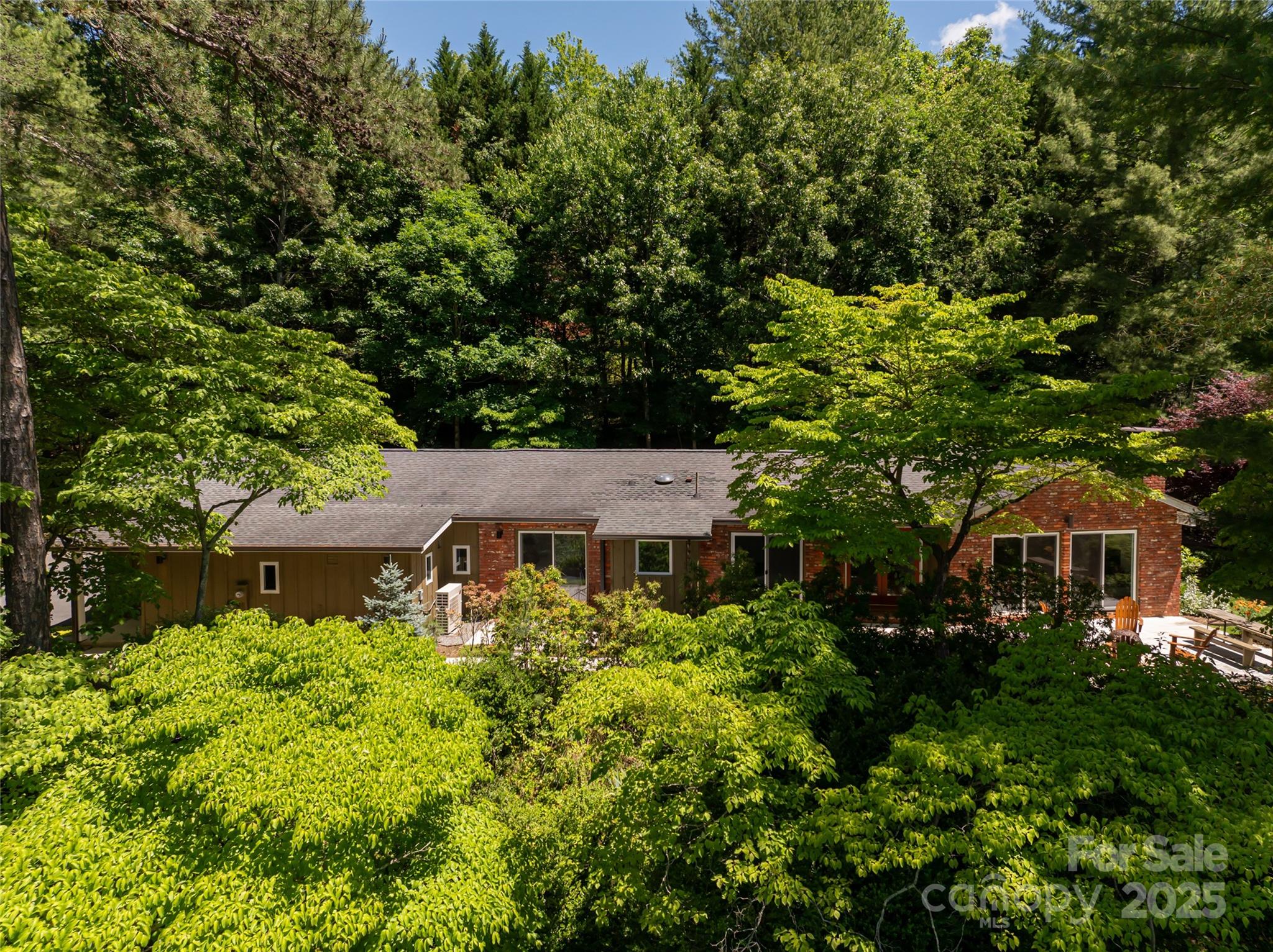 21 Woodbury Road Asheville NC 28804