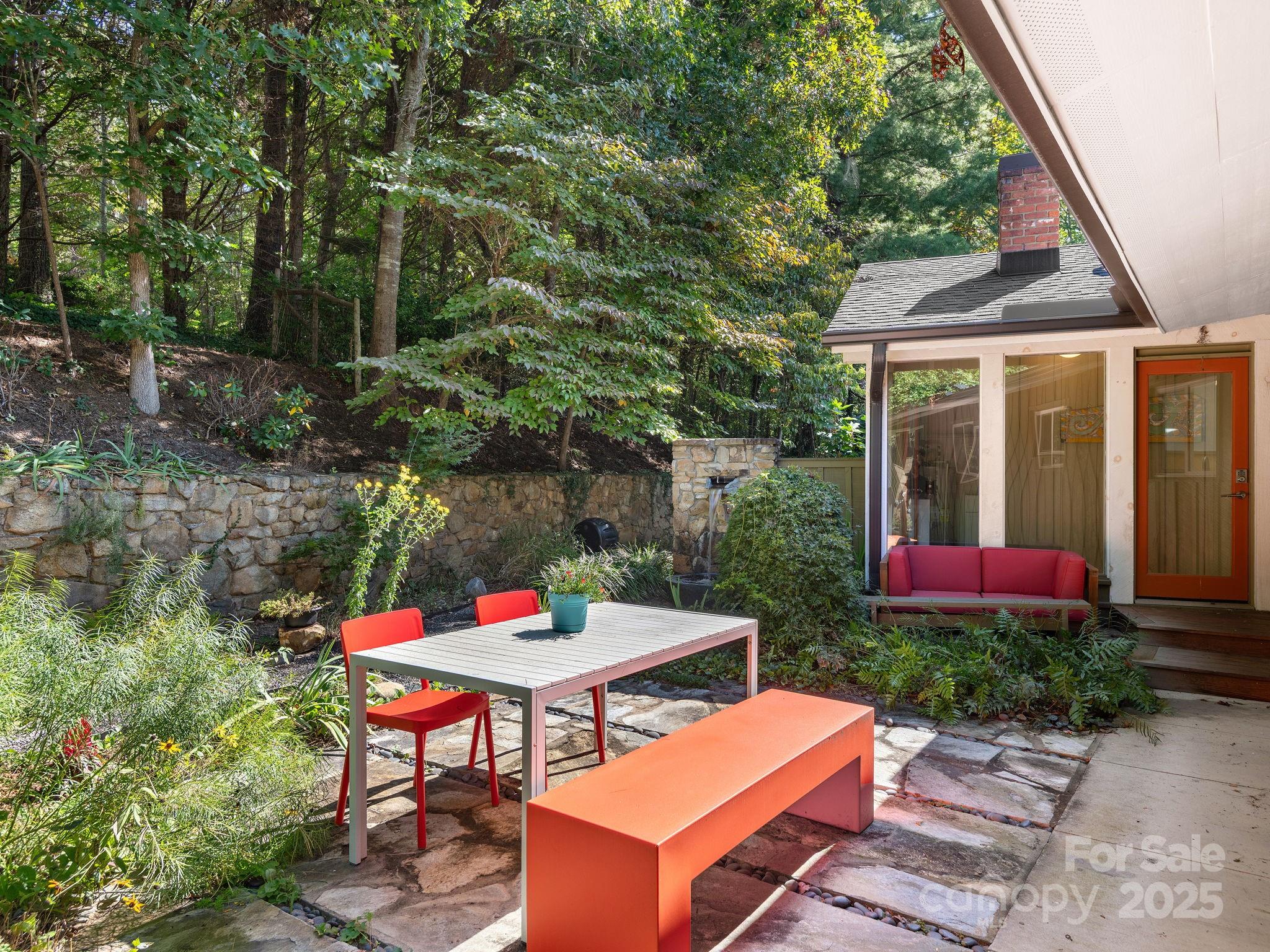 21 Woodbury Road Asheville NC 28804