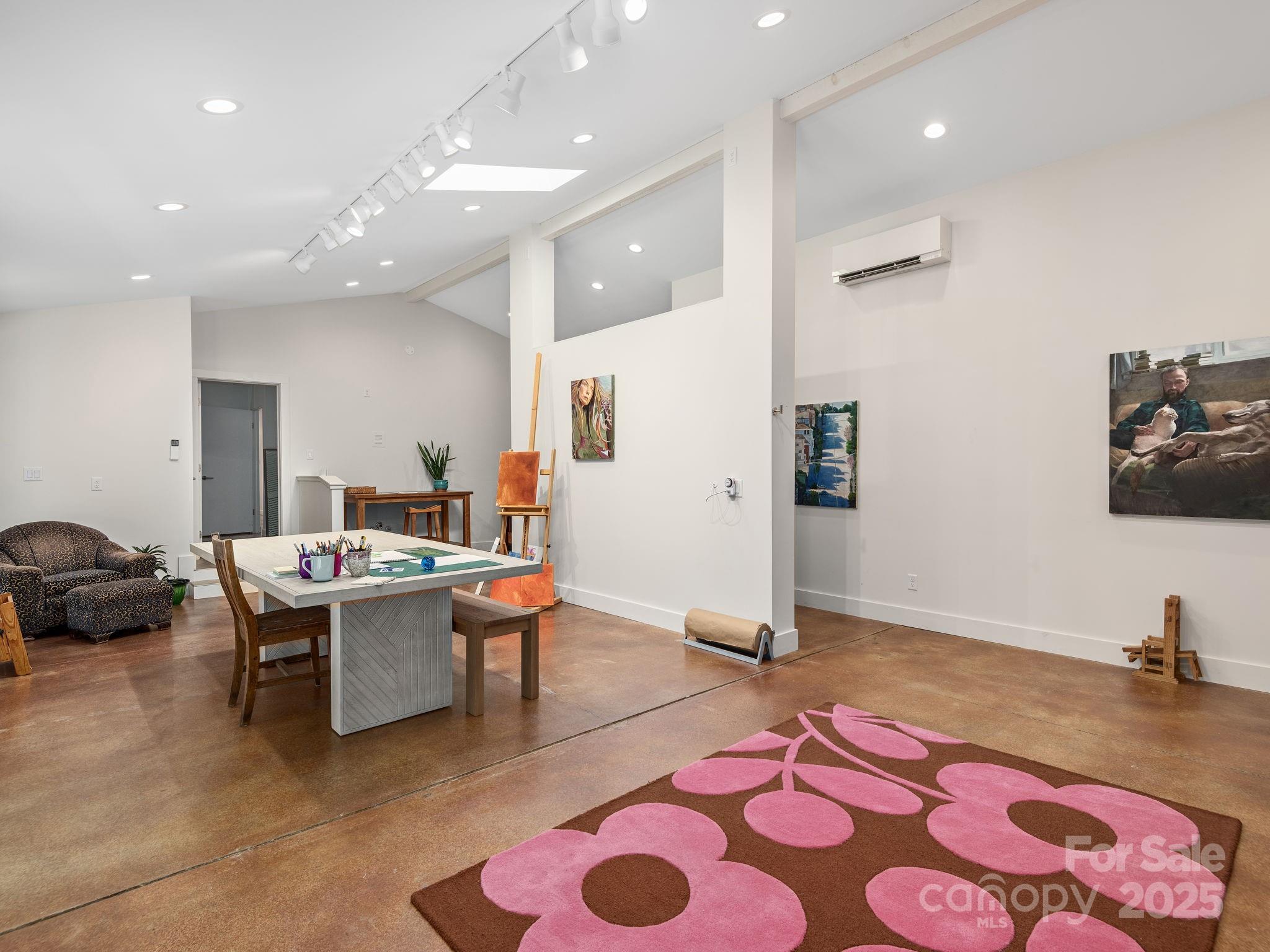 21 Woodbury Road Asheville NC 28804