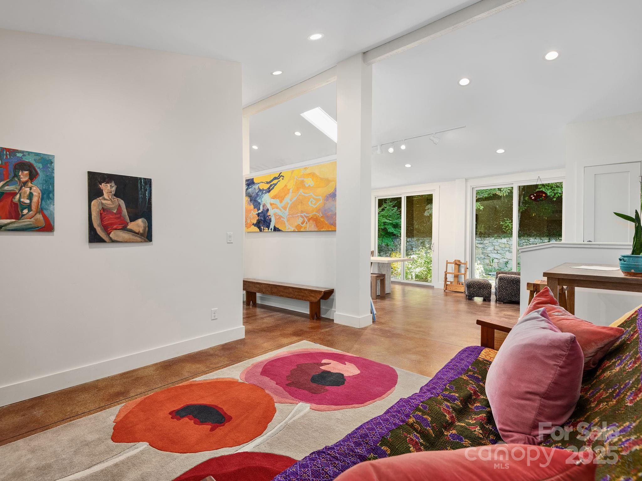 21 Woodbury Road Asheville NC 28804