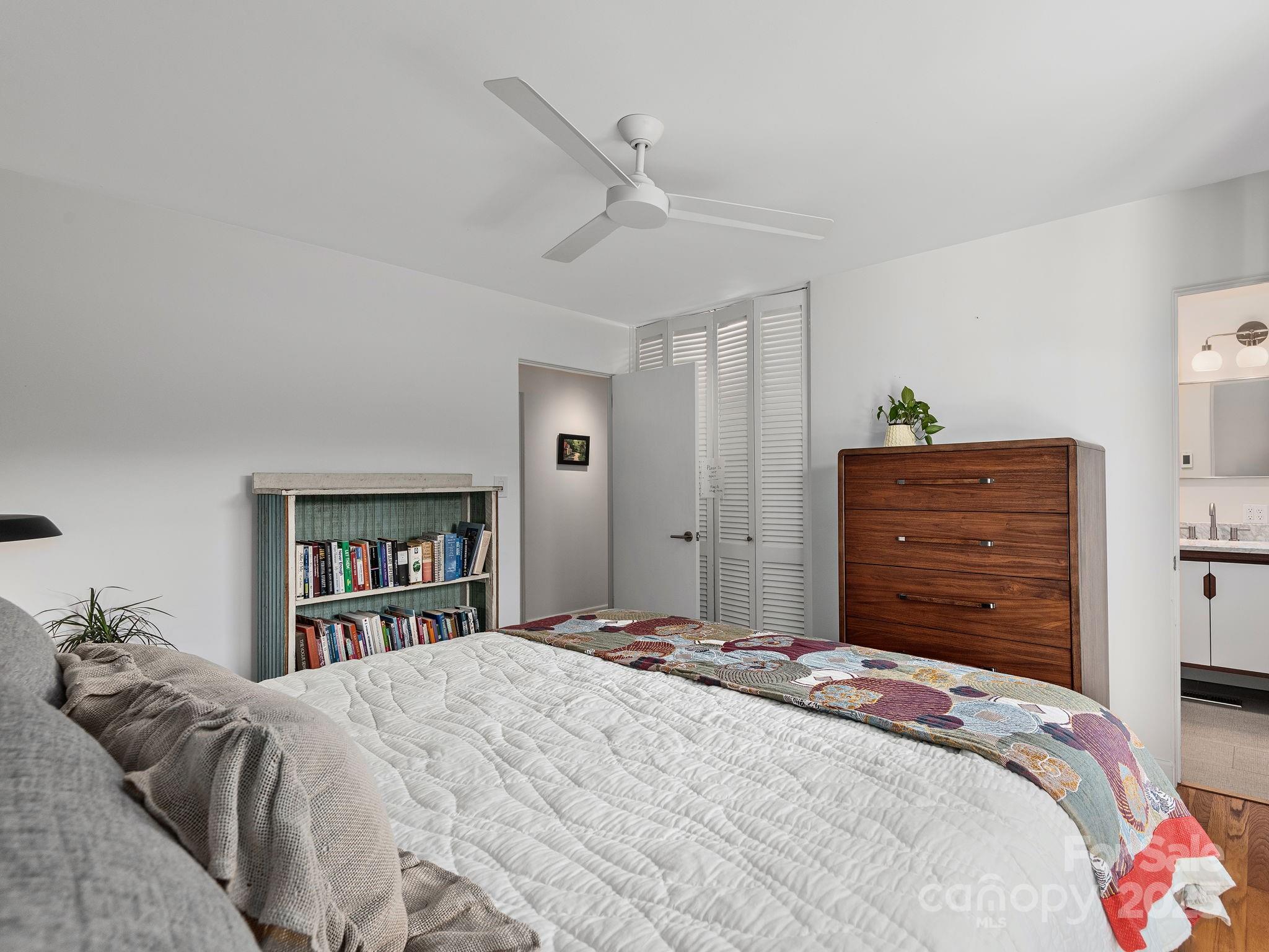 21 Woodbury Road Asheville NC 28804