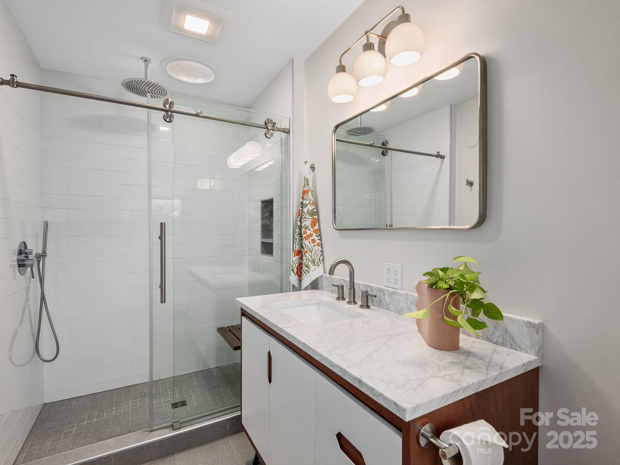 21 Woodbury Road Asheville NC 28804