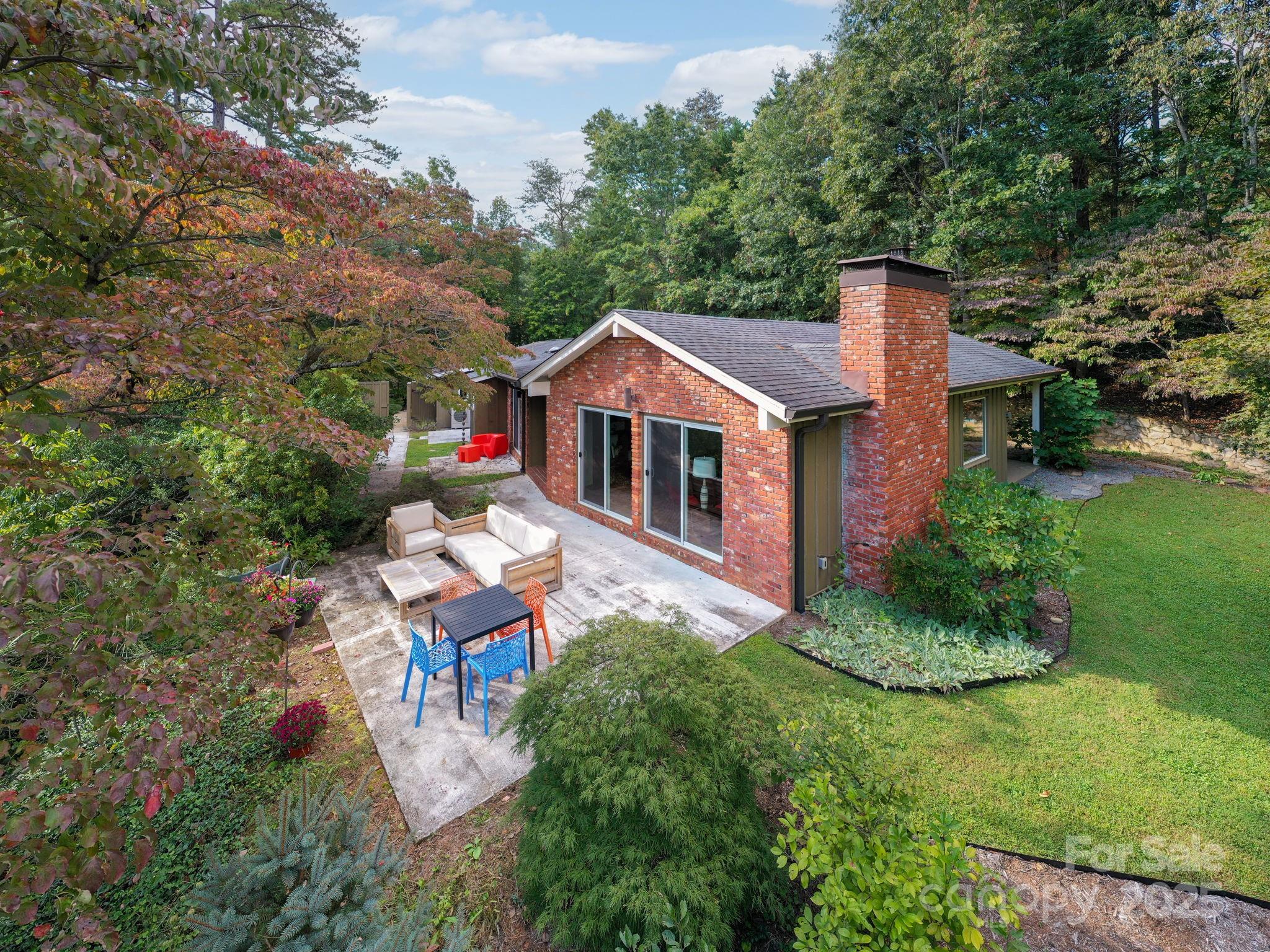 21 Woodbury Road Asheville NC 28804