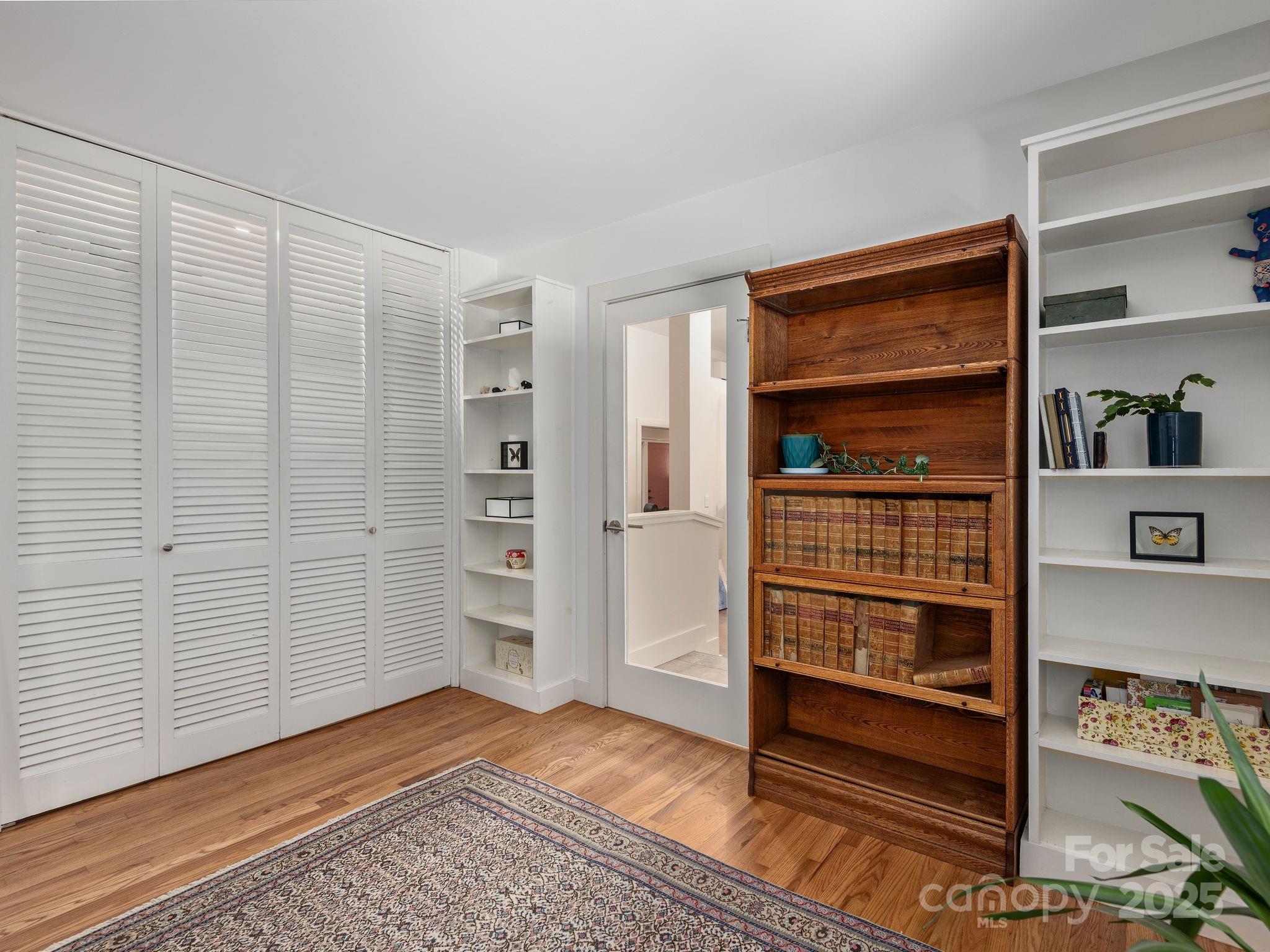 21 Woodbury Road Asheville NC 28804