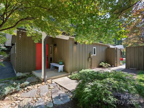 21 Woodbury Road Asheville NC 28804