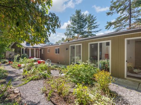 21 Woodbury Road Asheville NC 28804