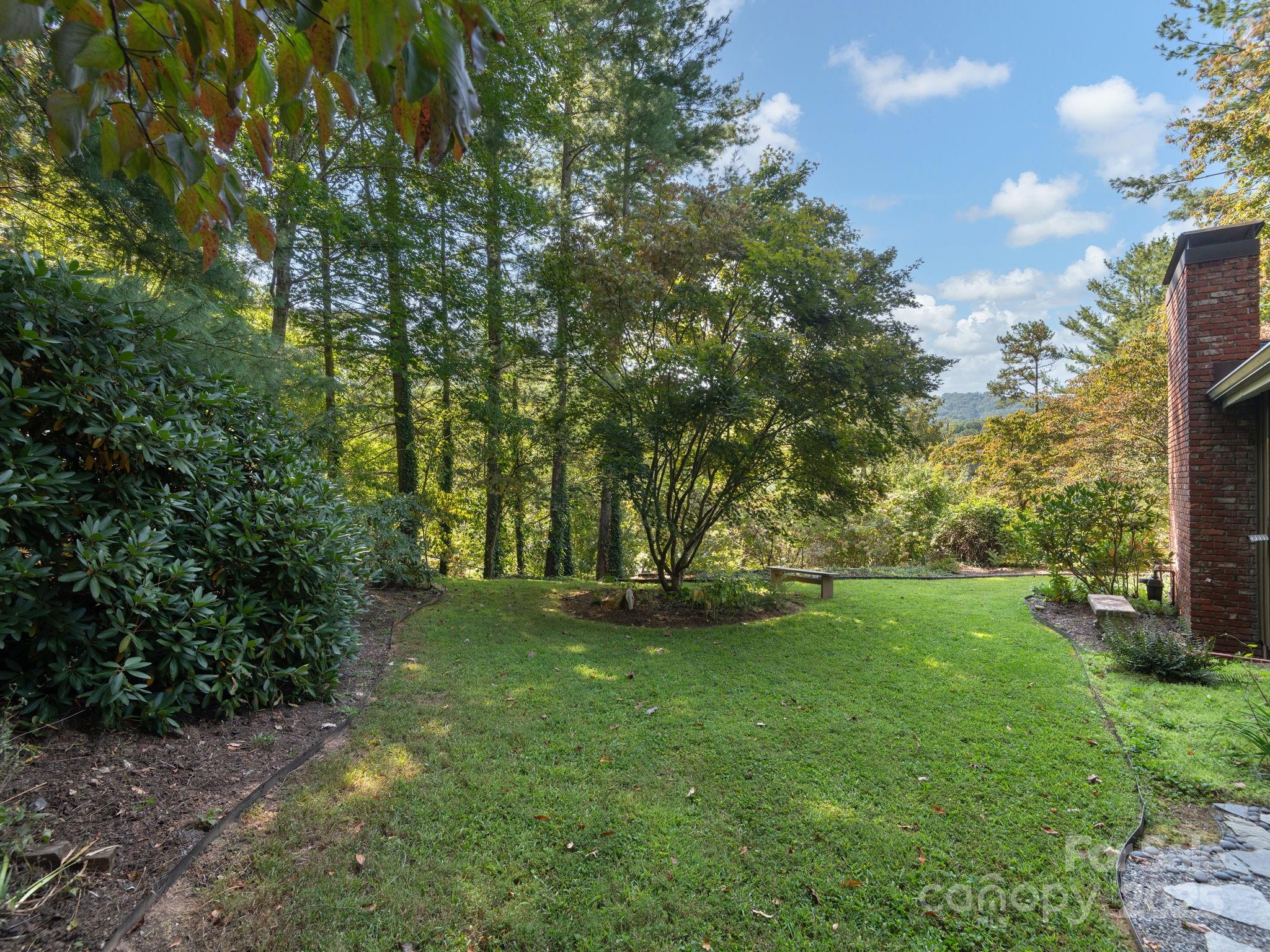 21 Woodbury Road Asheville NC 28804