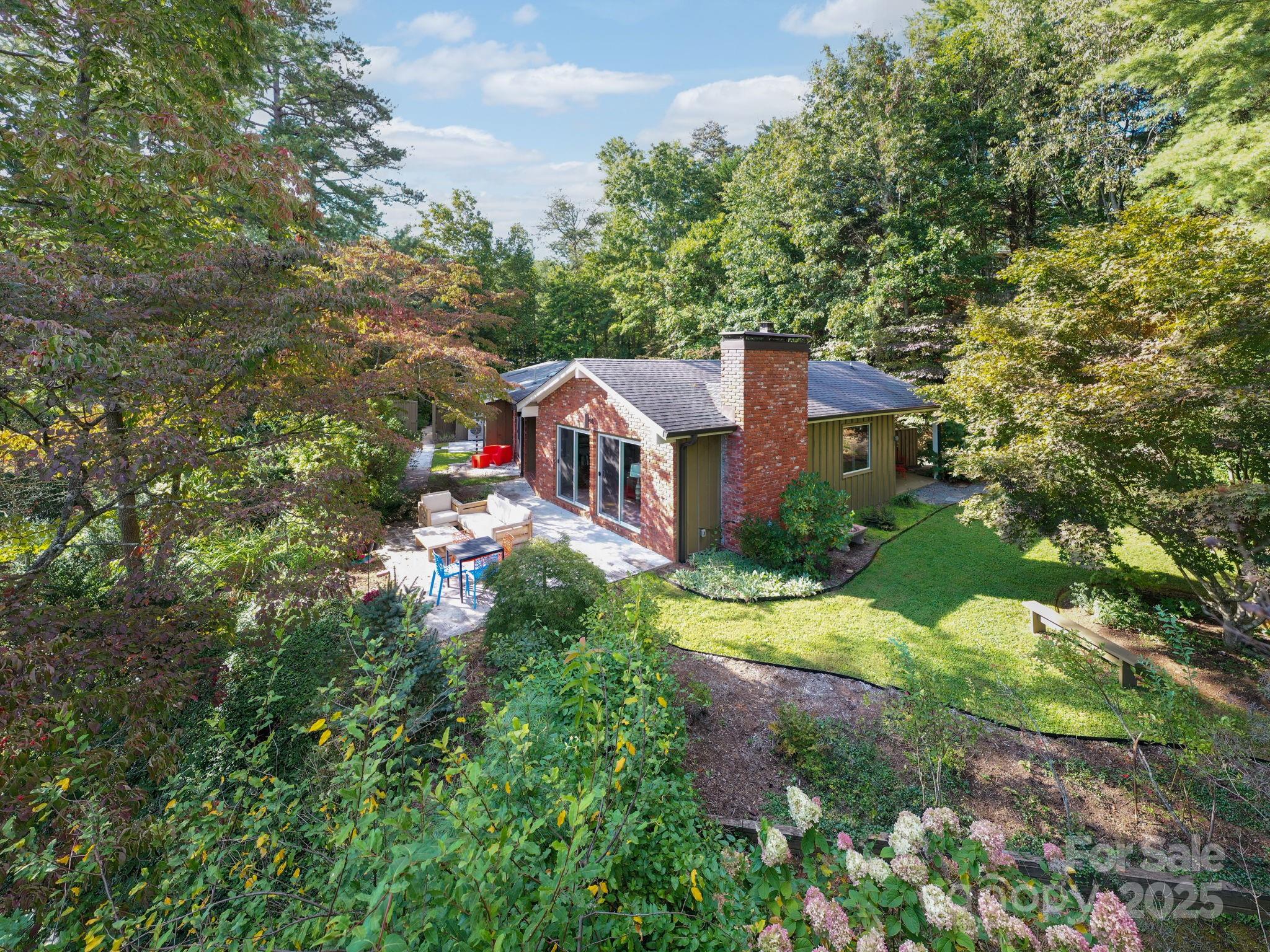 21 Woodbury Road Asheville NC 28804