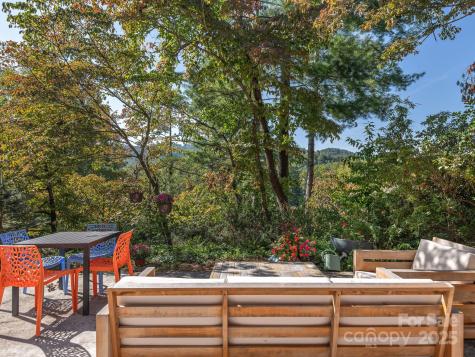 21 Woodbury Road Asheville NC 28804