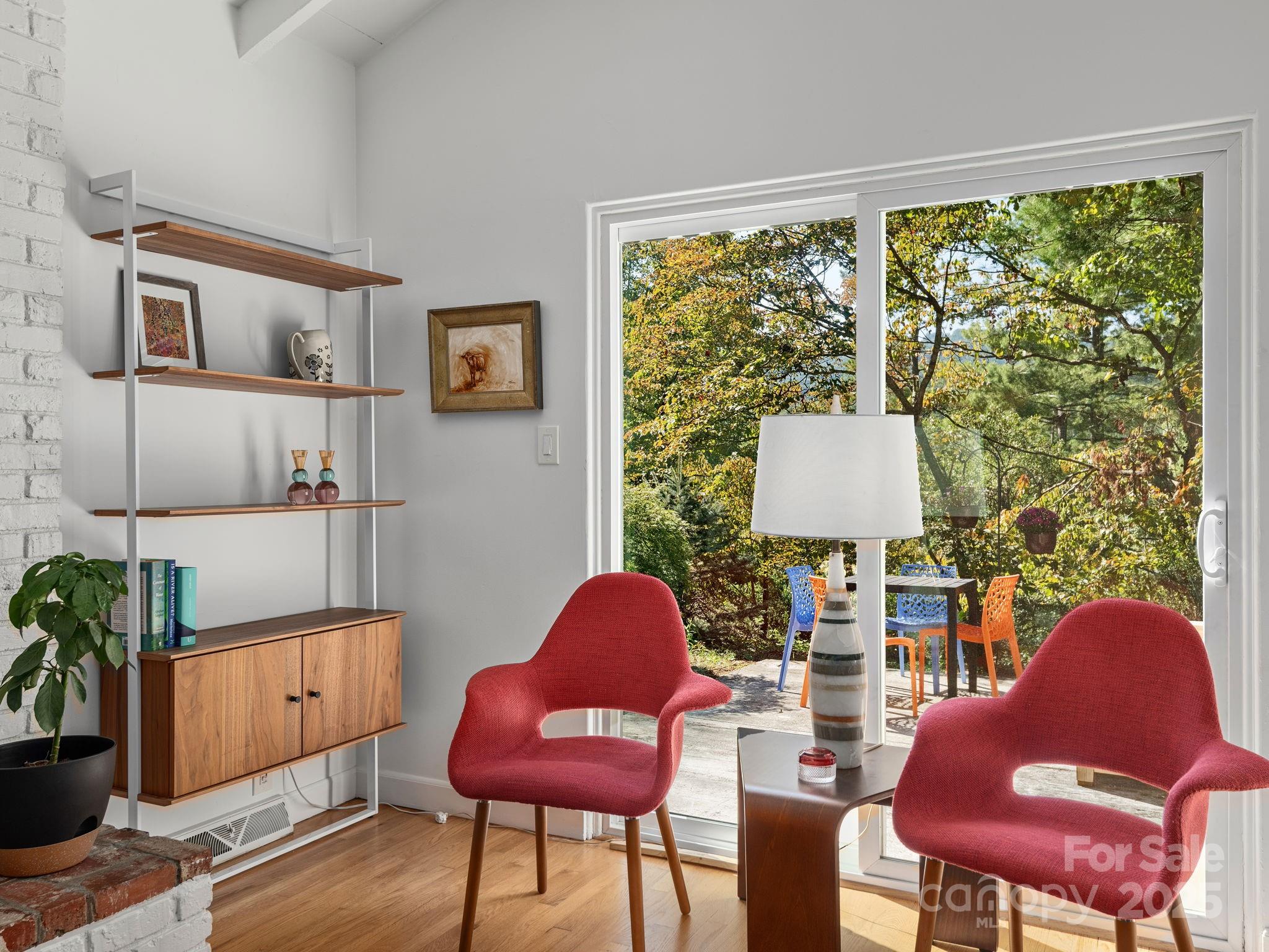 21 Woodbury Road Asheville NC 28804