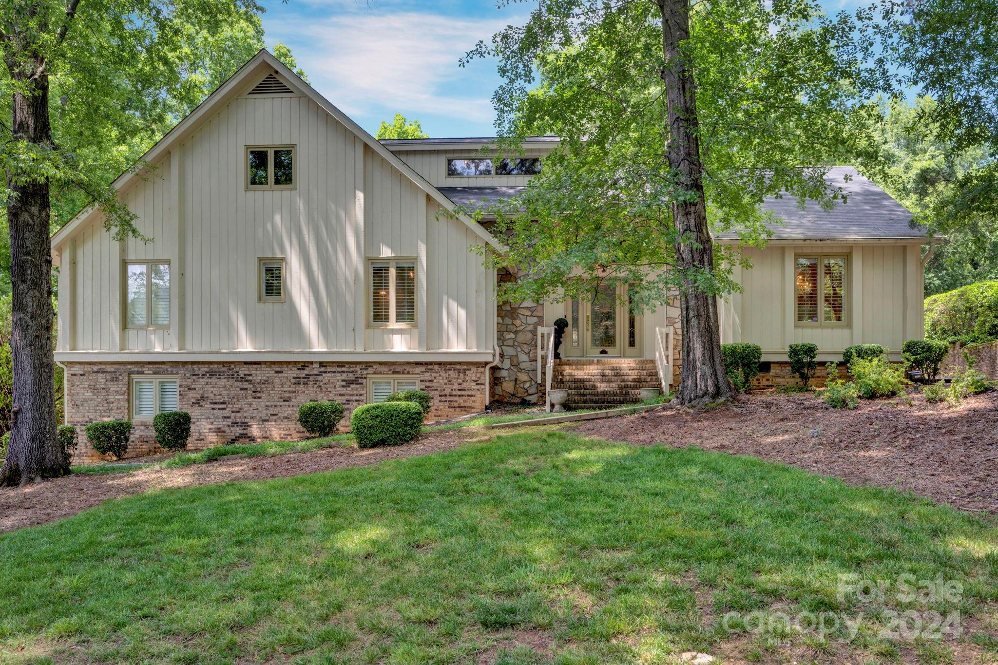 2408 Fernbank Drive Charlotte NC 28226