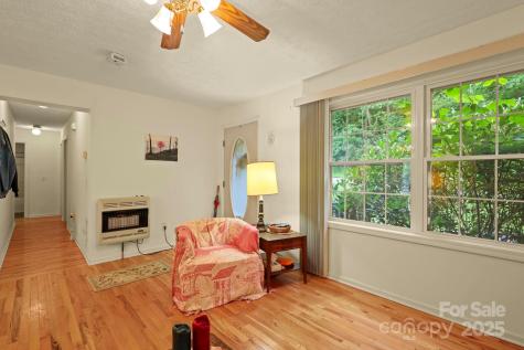 31 Barlow Road Elk Park NC 28622