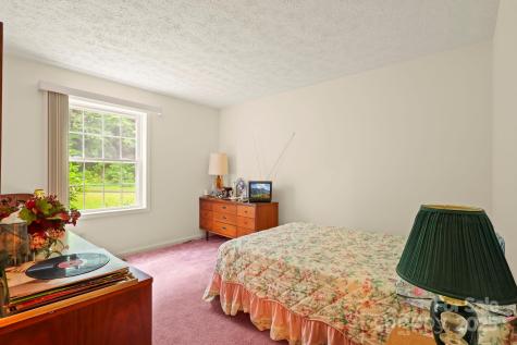 31 Barlow Road Elk Park NC 28622