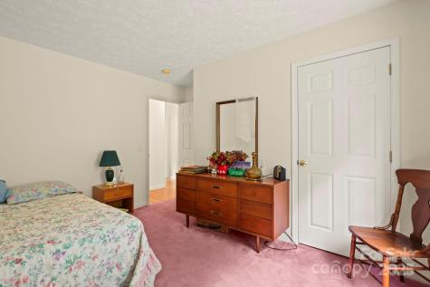 31 Barlow Road Elk Park NC 28622