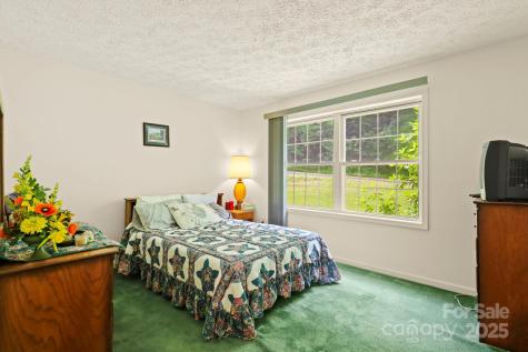 31 Barlow Road Elk Park NC 28622