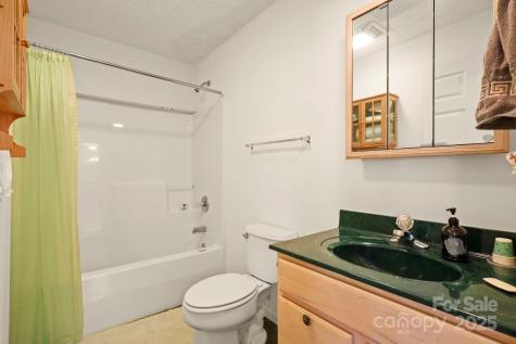 31 Barlow Road Elk Park NC 28622