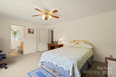 31 Barlow Road Elk Park NC 28622