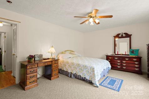 31 Barlow Road Elk Park NC 28622