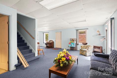 31 Barlow Road Elk Park NC 28622