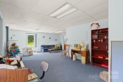 31 Barlow Road Elk Park NC 28622