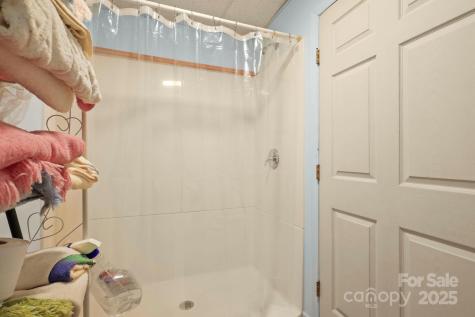 31 Barlow Road Elk Park NC 28622