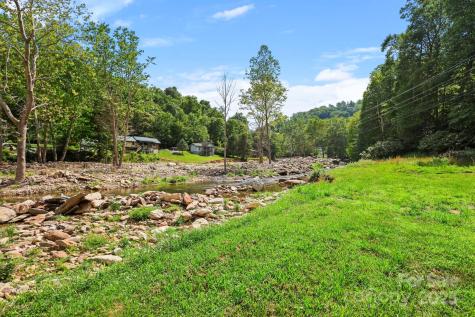 31 Barlow Road Elk Park NC 28622