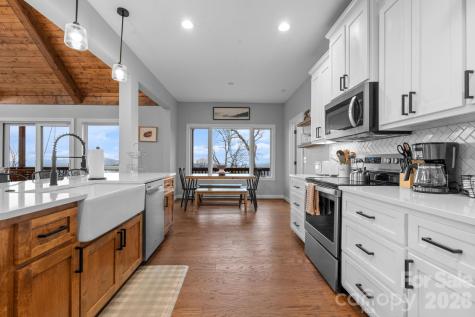 94 Silver Fox Ridge Beech Mountain NC 28604