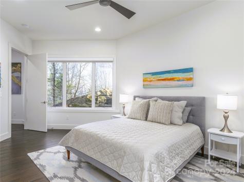 97 Points West Drive Asheville NC 28804