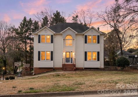 22 31st Avenue Court NE Hickory NC 28601