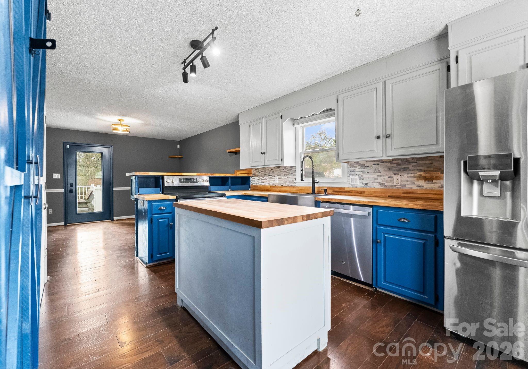 22 31st Avenue Court NE Hickory NC 28601