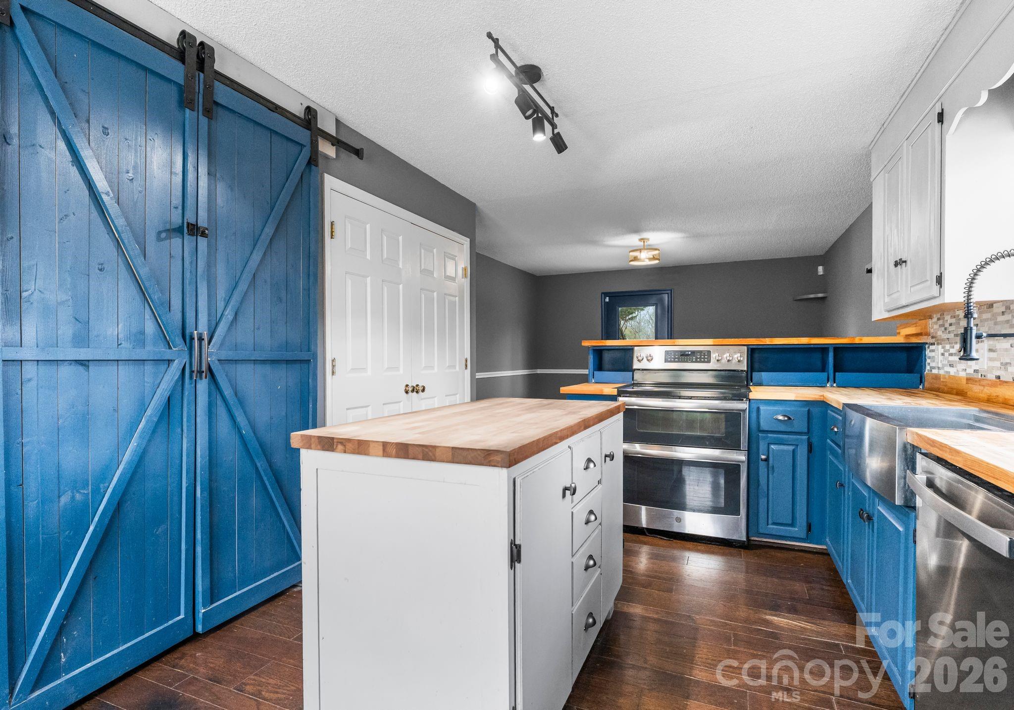 22 31st Avenue Court NE Hickory NC 28601