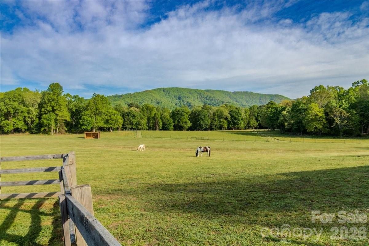 1083 Union Community Road Thurmond NC 28683