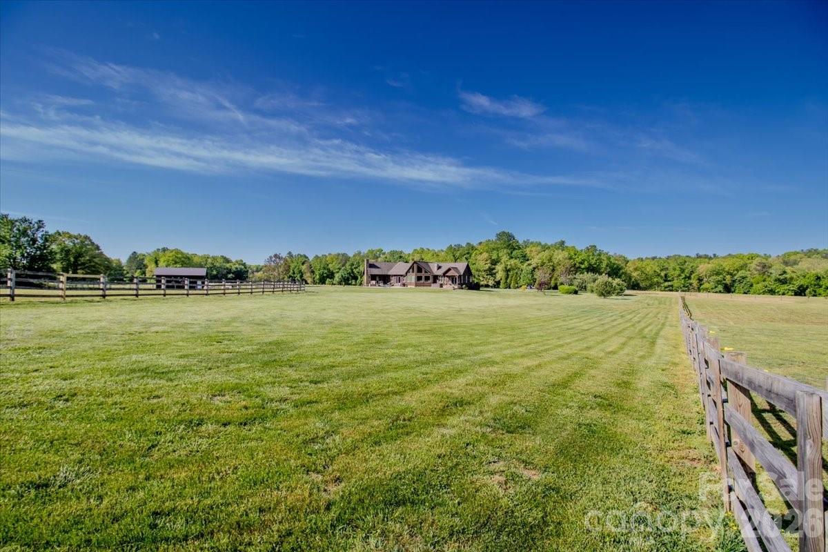 1083 Union Community Road Thurmond NC 28683