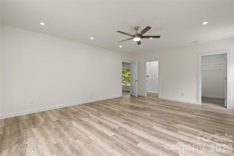 22 Ilyas Way Waynesville NC 28786