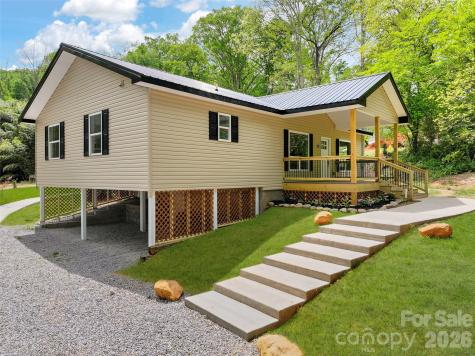 22 Ilyas Way Waynesville NC 28786