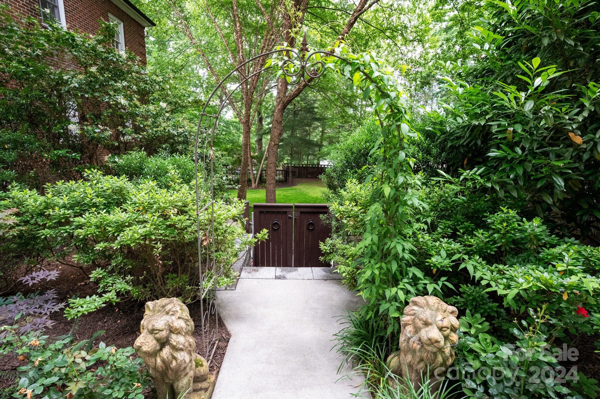 125 Tacoma Circle Asheville NC 28801