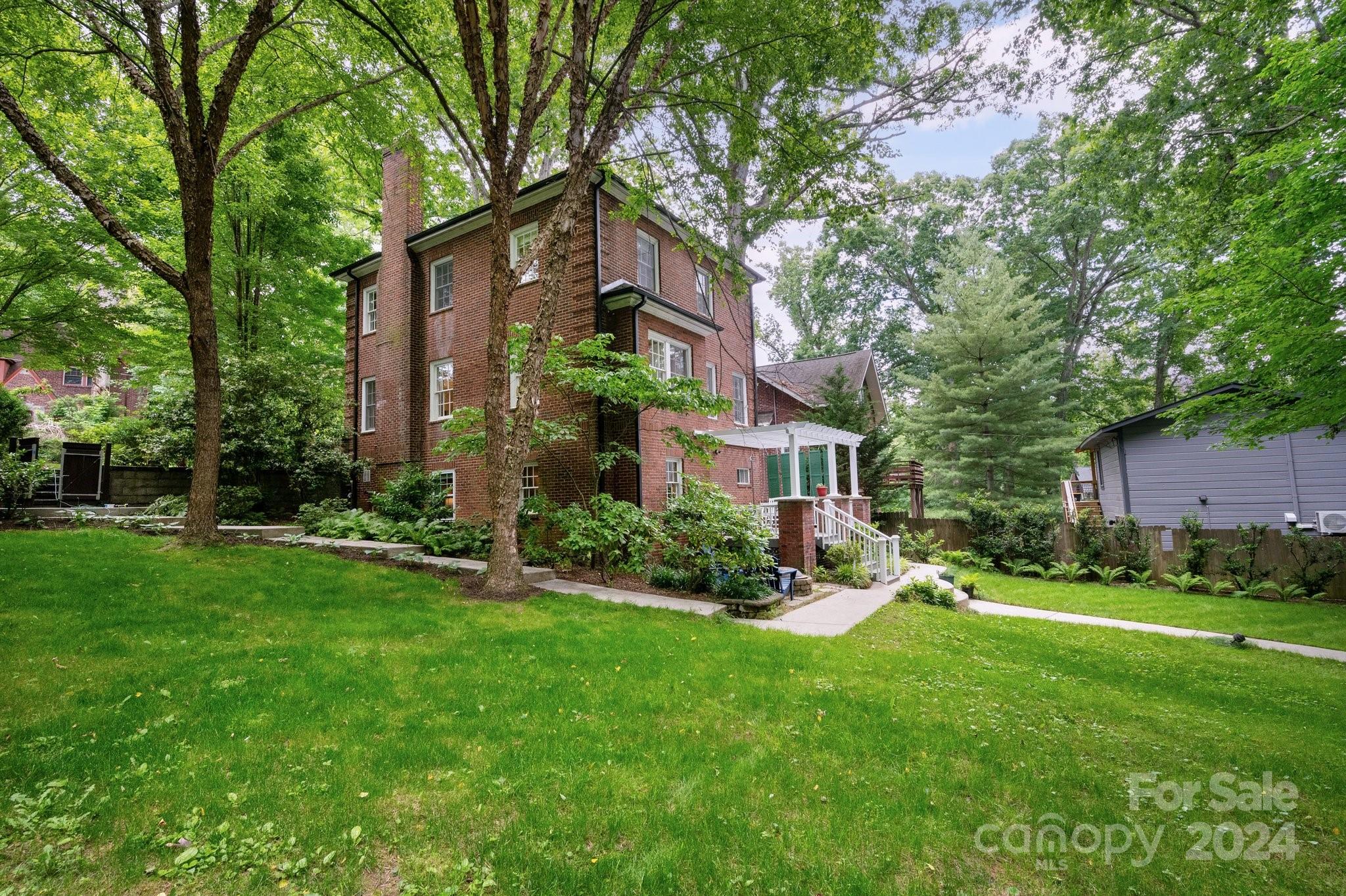125 Tacoma Circle Asheville NC 28801