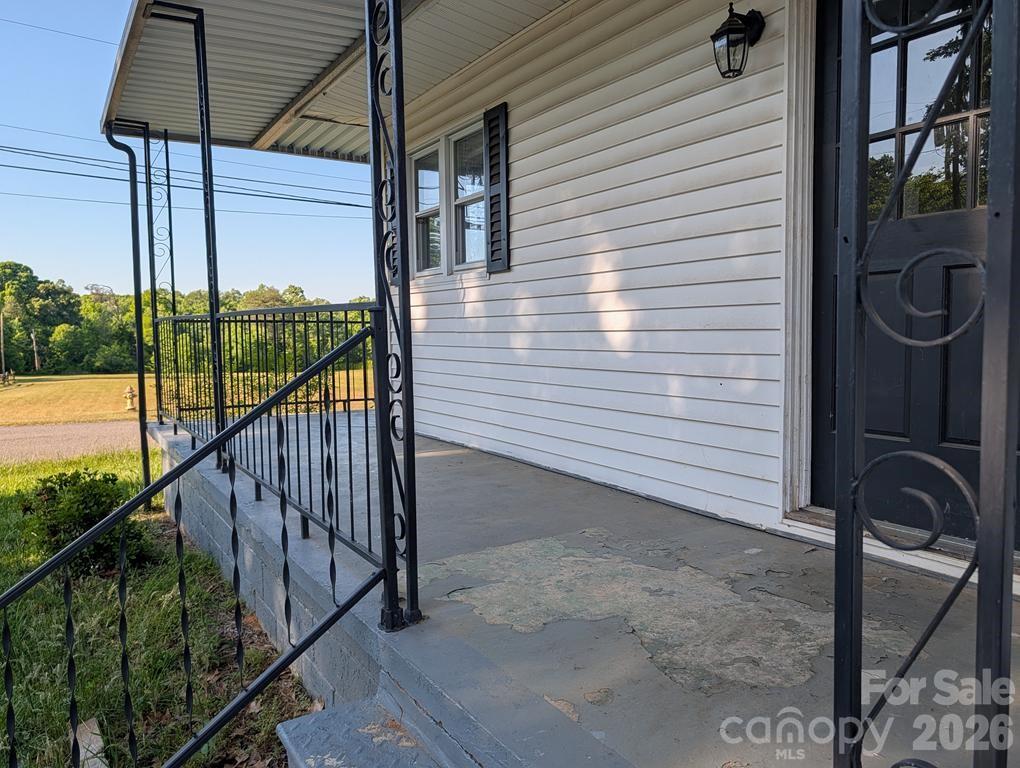 1903 Lynnwood Drive Statesville NC 28677