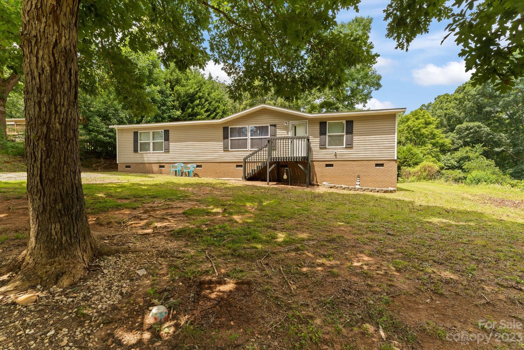 1527 Meadowbrook Lane Hickory NC 28602