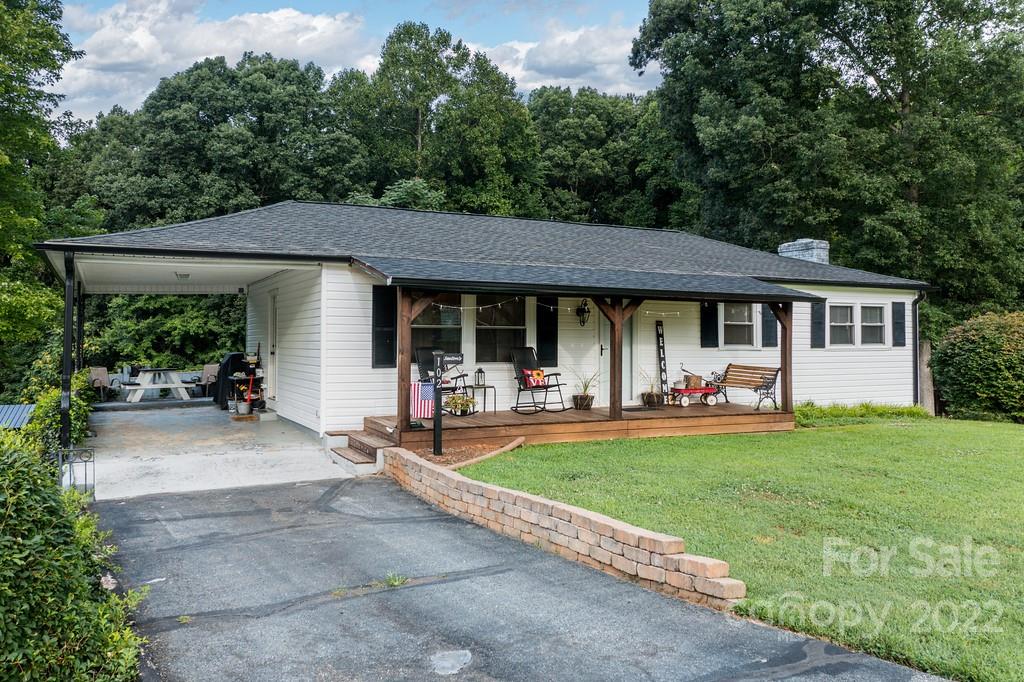201 Hickory Hollow Morganton NC 28655