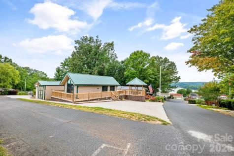 123 Grand View Drive New London NC 28127