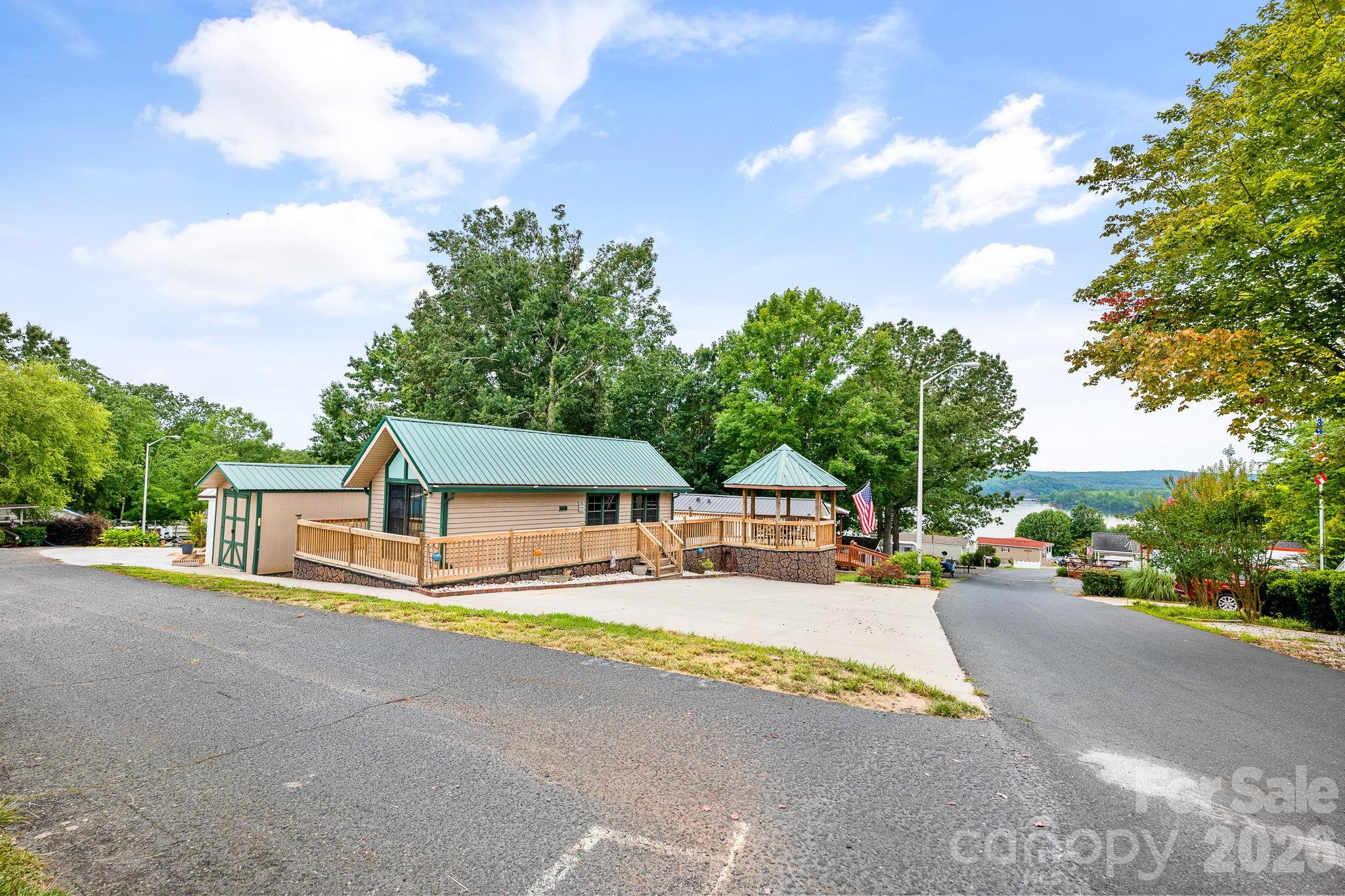 123 Grand View Drive New London NC 28127