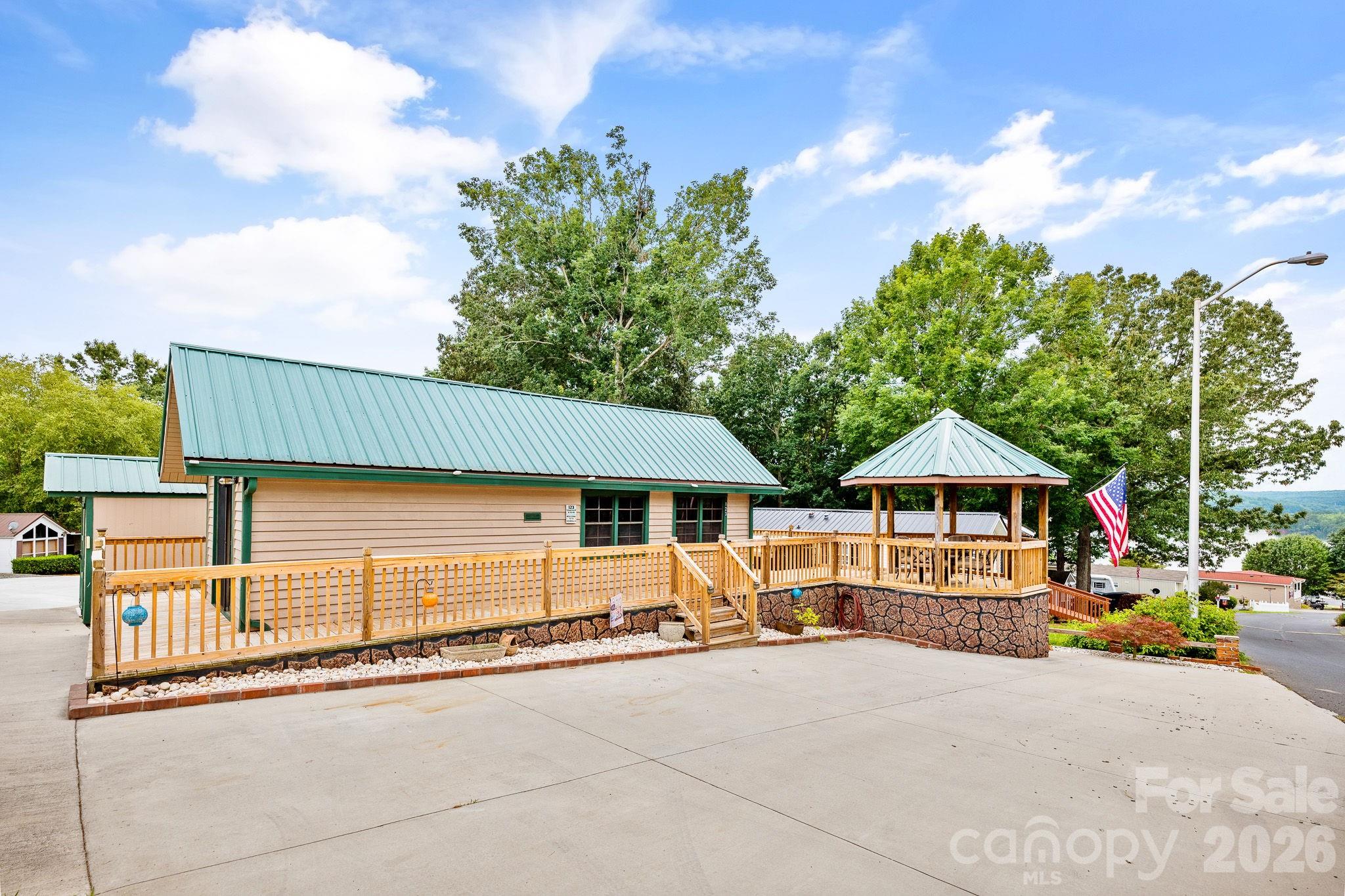 123 Grand View Drive New London NC 28127