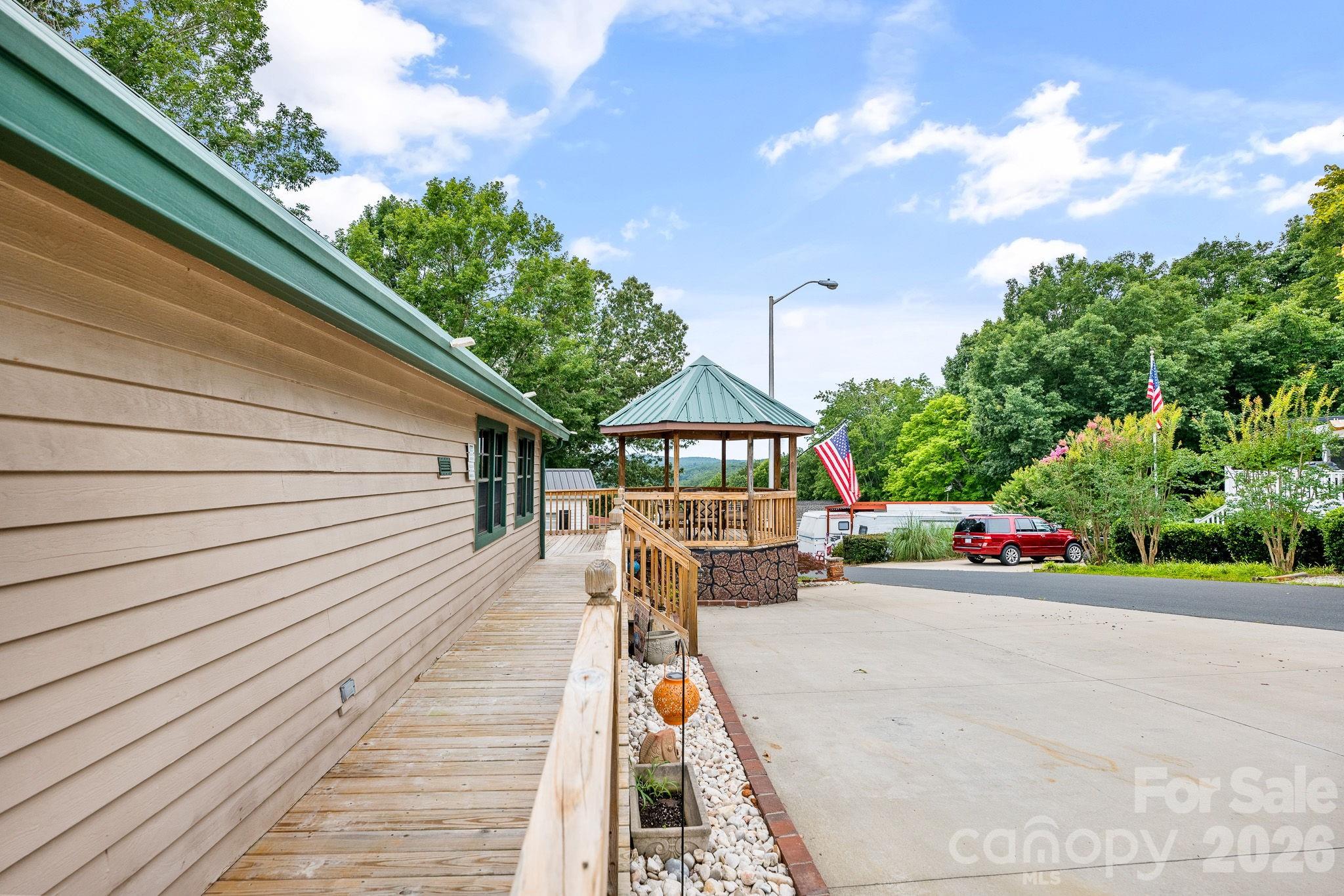 123 Grand View Drive New London NC 28127