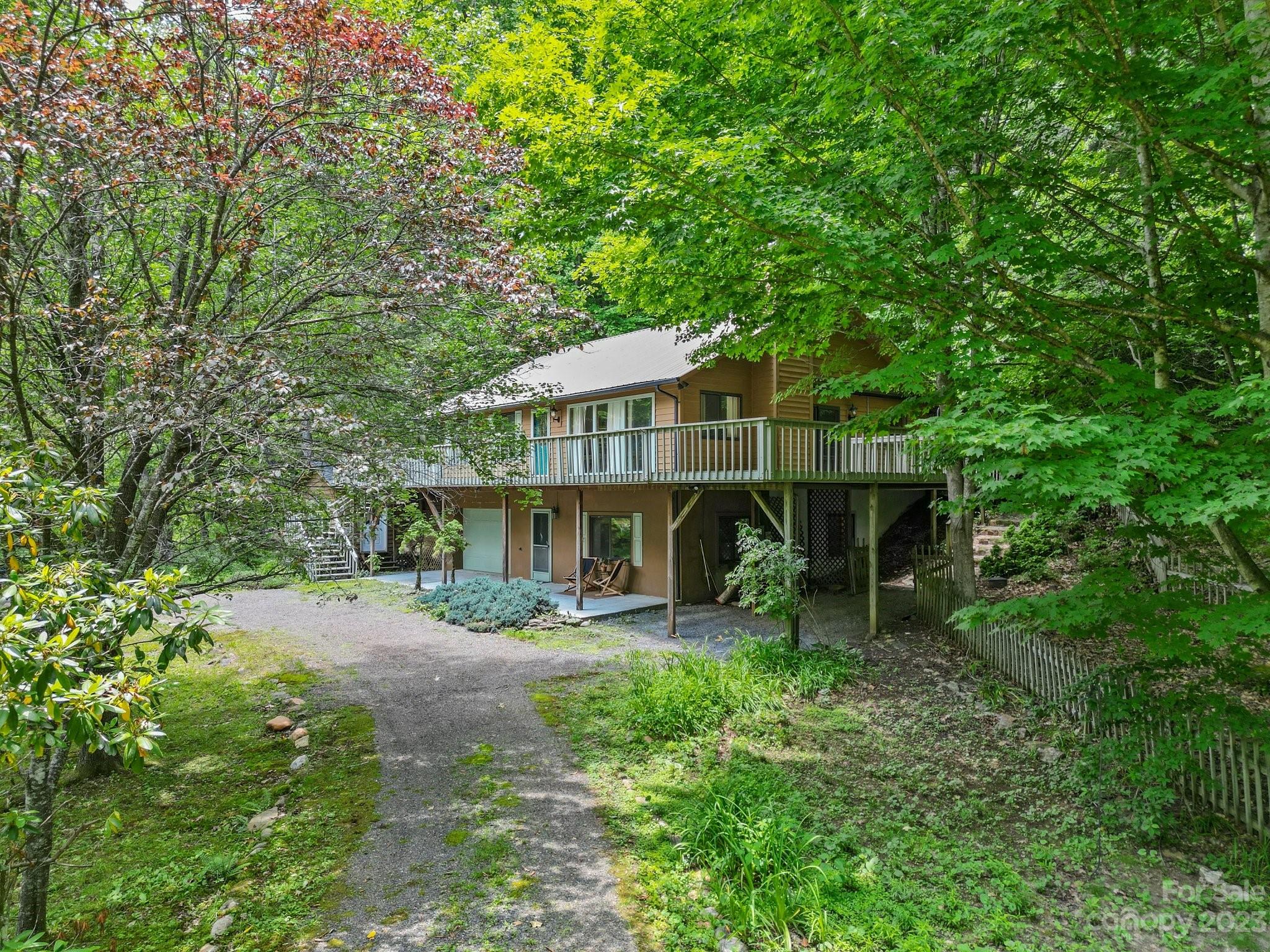 97 Rainbow Lane Burnsville NC 28714