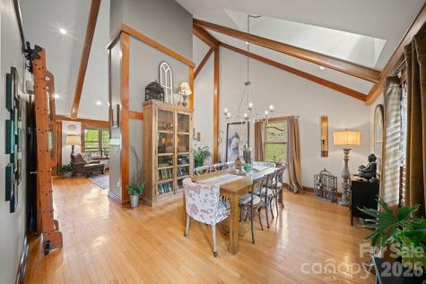25 View Ridge Parkway Leicester NC 28748