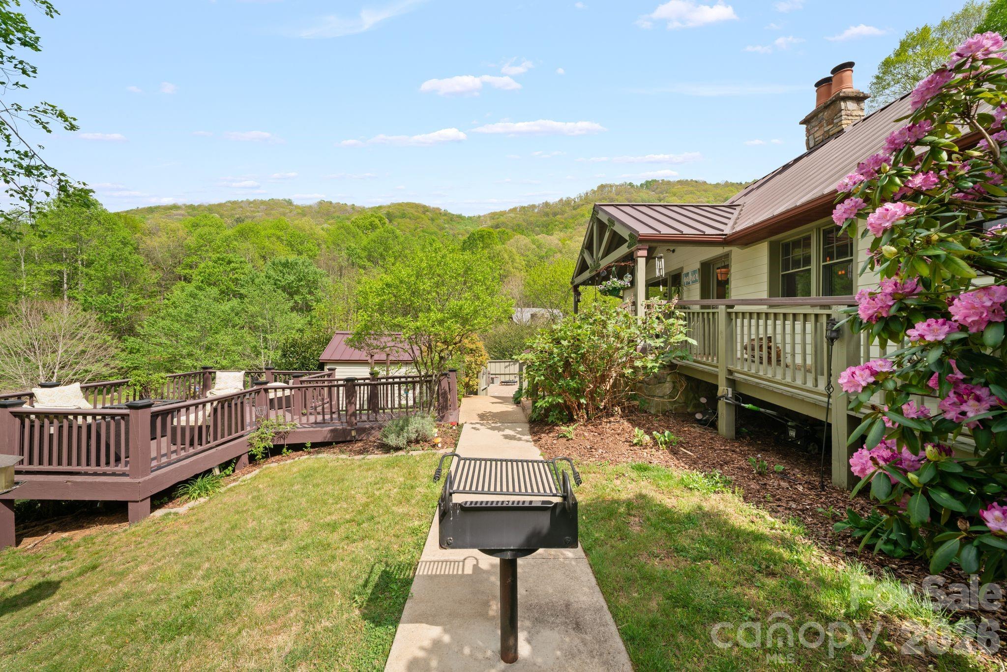 25 View Ridge Parkway Leicester NC 28748