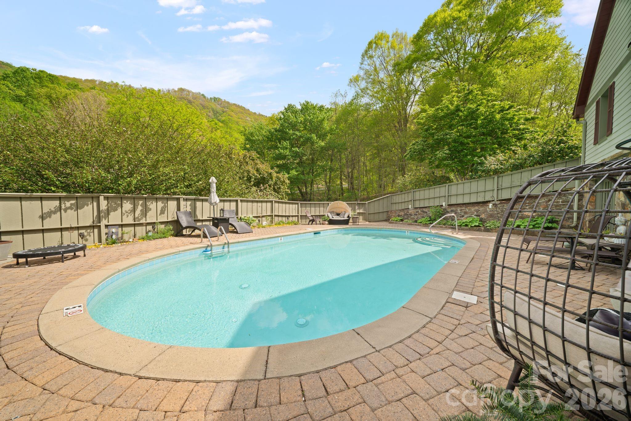 25 View Ridge Parkway Leicester NC 28748